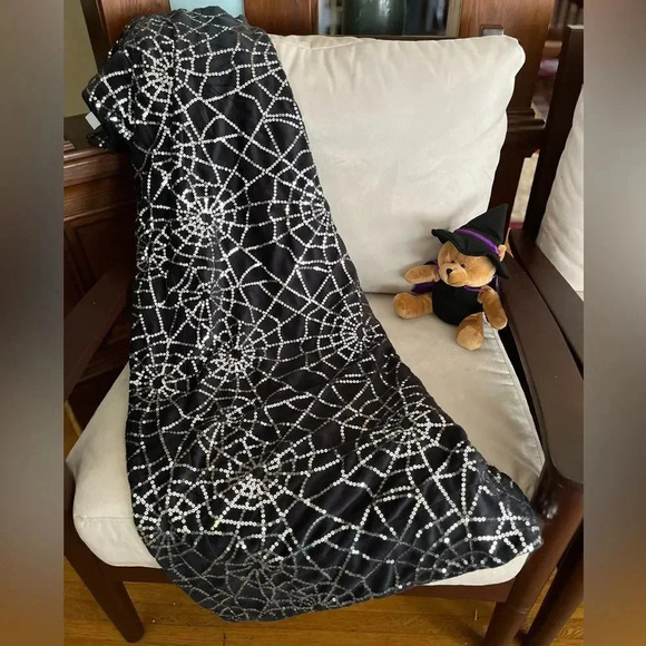 Thro by Marlo Lorenz Halloween Spiderweb Sequin Plush Throw Blanket 60”x50” - Picture 1 of 7